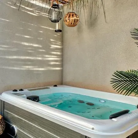 Con Jacuzzi En La Montana. *